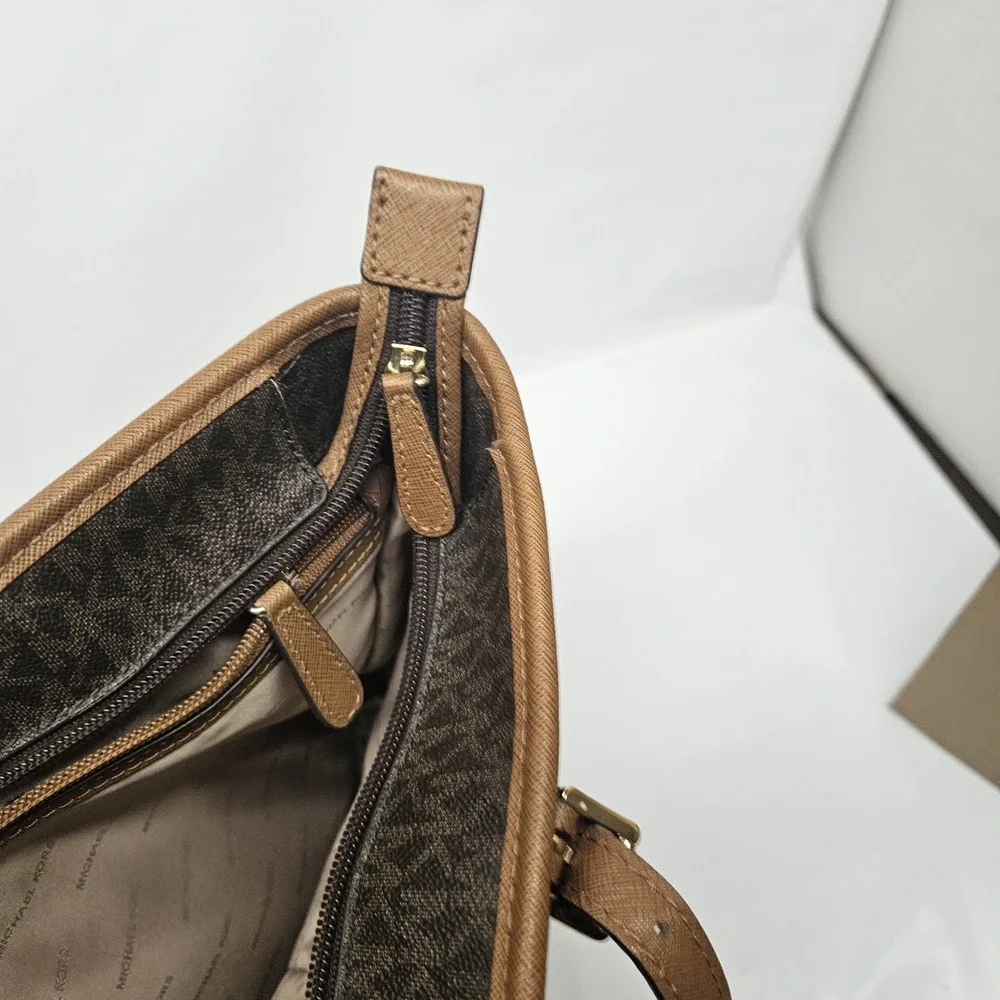 Michael Kors Women‎ Tote Handbag